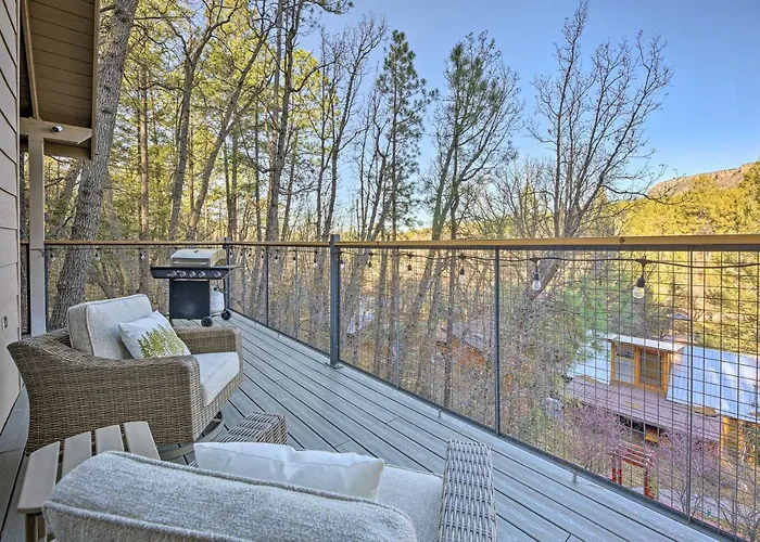 Holiday home Mtn-view 'cabin 404' W/ Deck In Payson!
